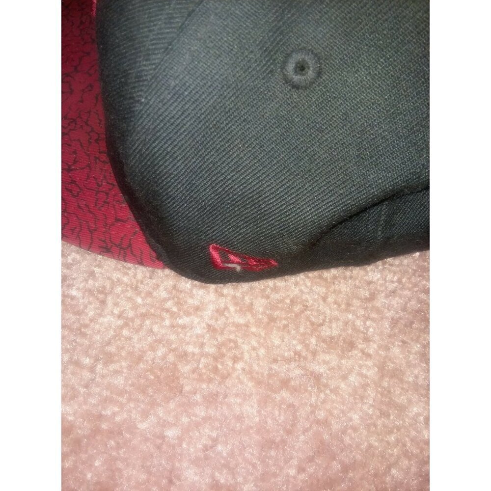 Chicago Bulls New Era 9Fifty Windy City Black With Red Bill Snapback Hat Cap - Picture 2 of 8